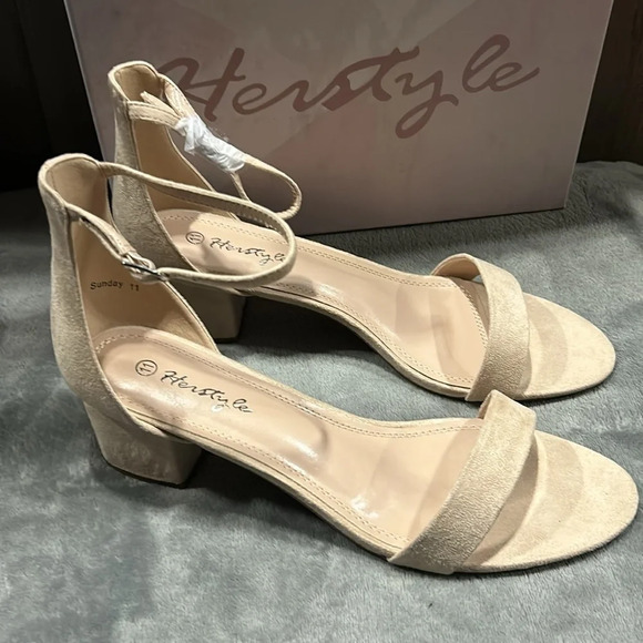 HERSTYLE Nude‎ Sunday Pump NIB - Picture 8 of 10